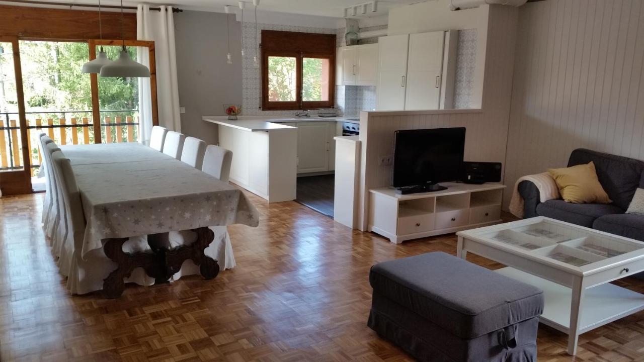 Amplio Apartamento Con Piscina En לייביה מראה חיצוני תמונה
