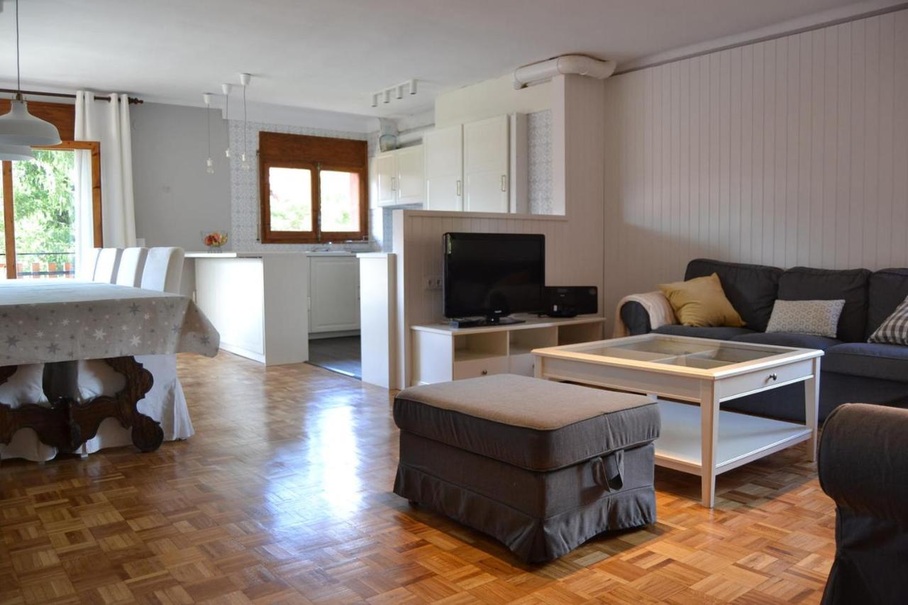 Amplio Apartamento Con Piscina En לייביה מראה חיצוני תמונה