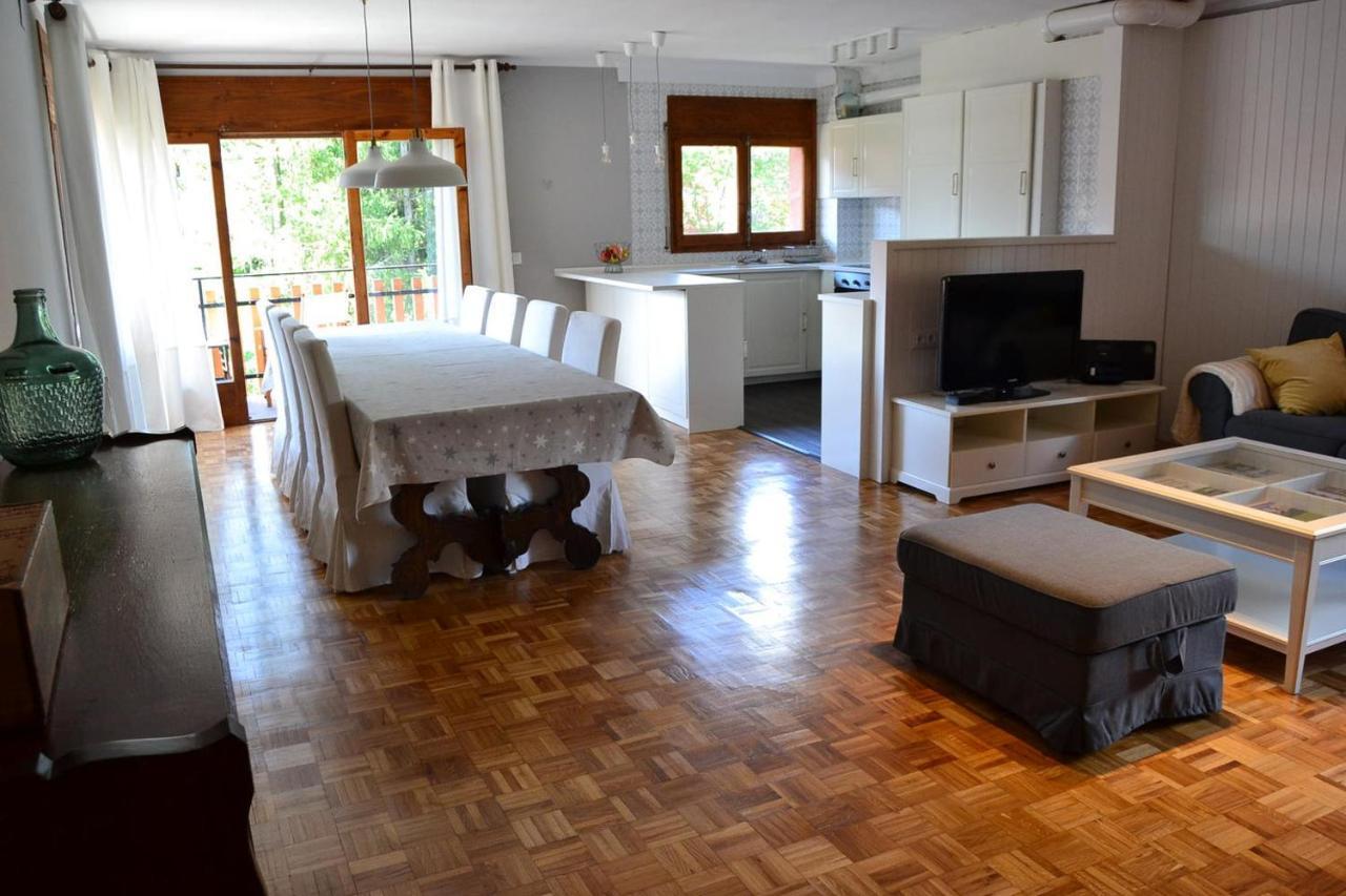 Amplio Apartamento Con Piscina En לייביה מראה חיצוני תמונה
