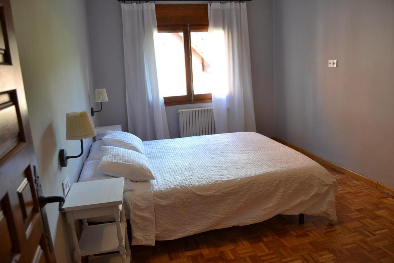 Amplio Apartamento Con Piscina En לייביה מראה חיצוני תמונה